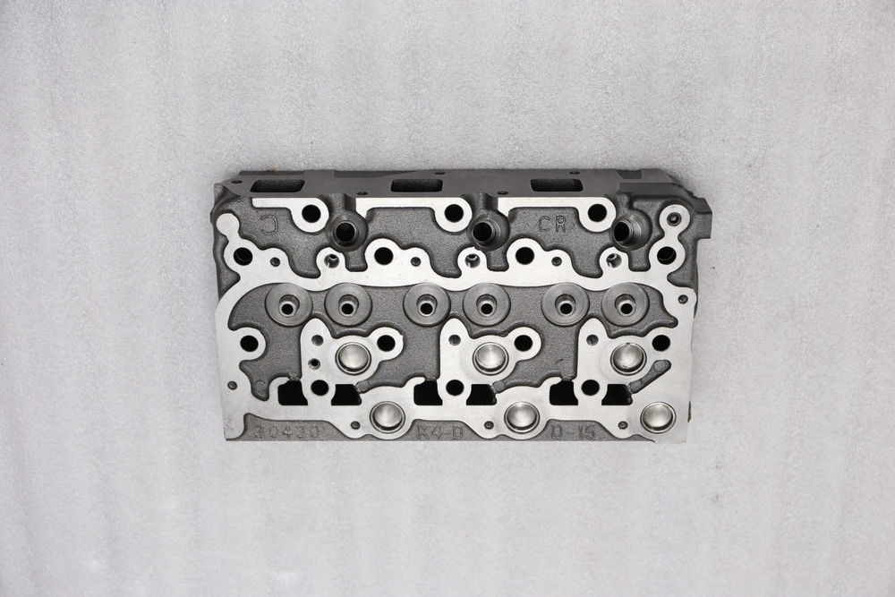 Chiulasa motor D1503 - Piese pentru motor Kubota