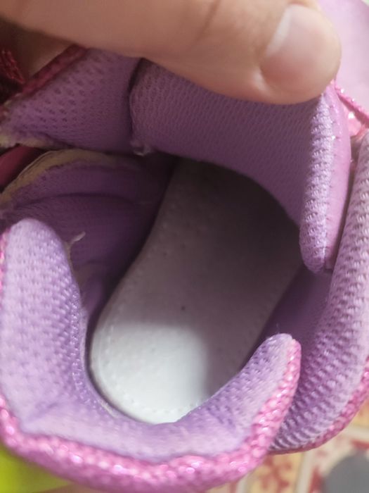 Продам ботиночки на девочку 27 размер