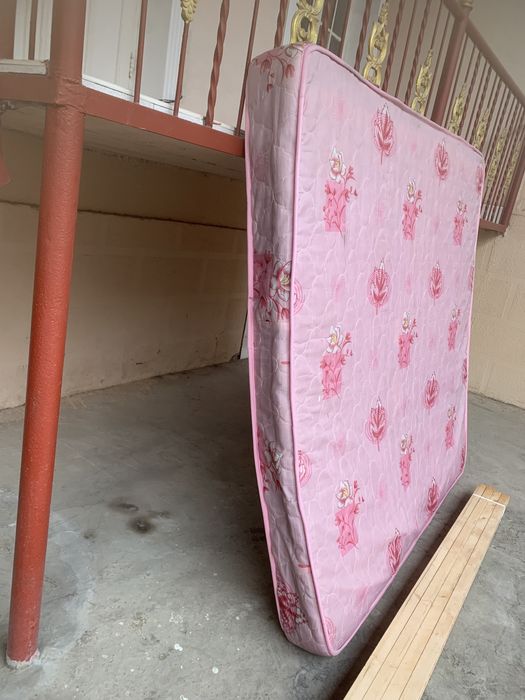 Matras sotladi dvux spaniy