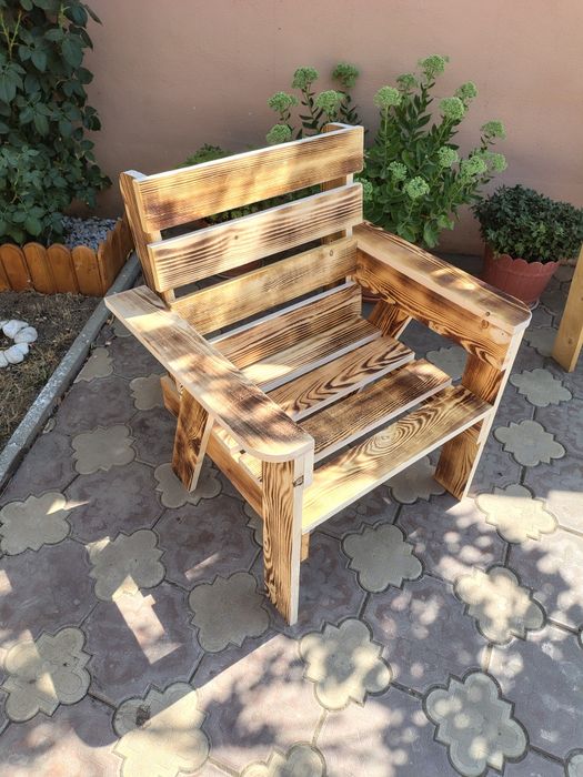 Mobilier de grădină confecționat din lemn de brad..La preferințele cliientilui  se poate și vopsi.