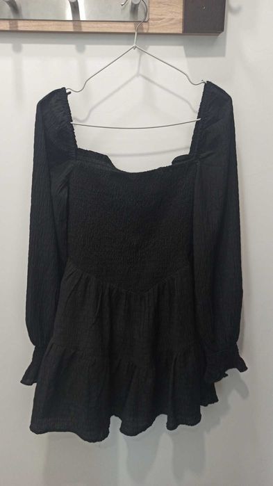 Bershka къса черна рокля с дълъг ръкав