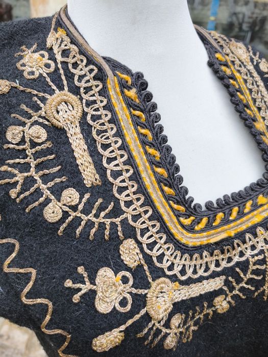 Автентичен самоковски сукман