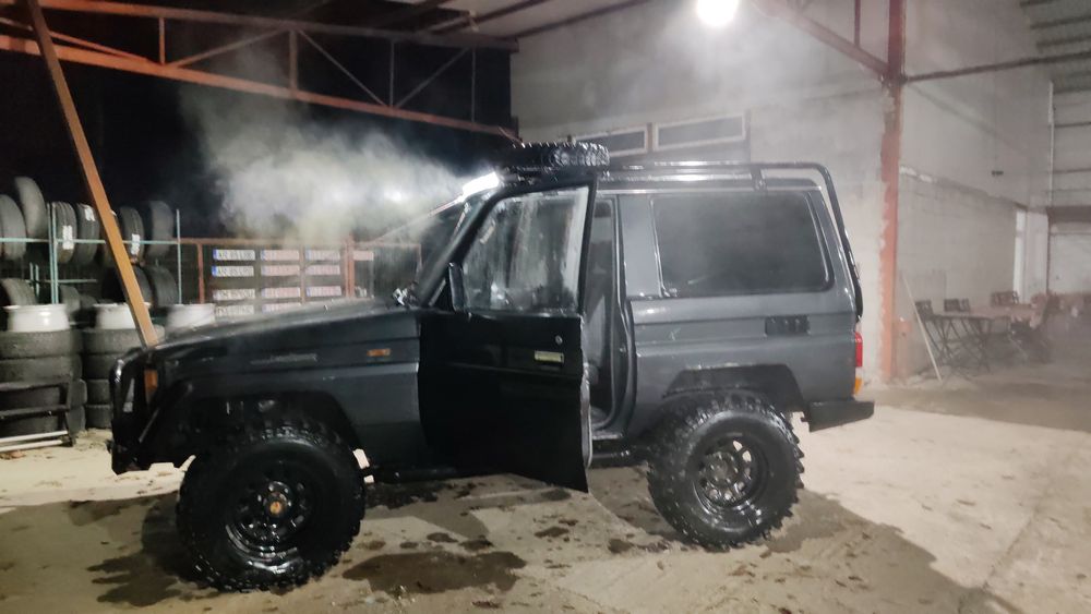 Vând sau schimb toyota lj70