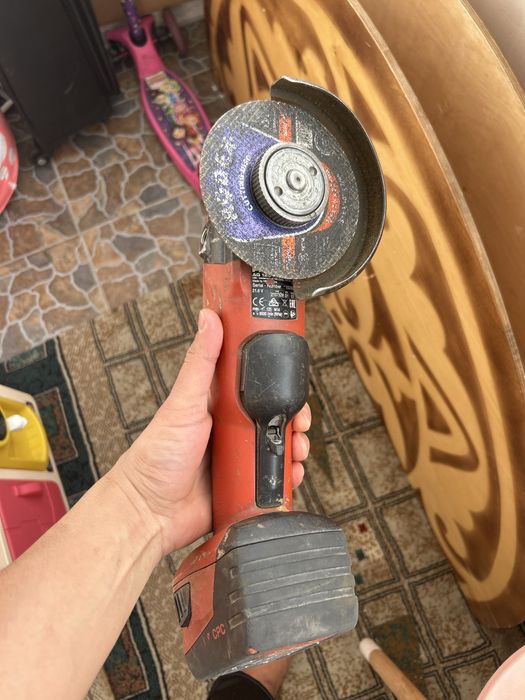 Продам болгарку хилти