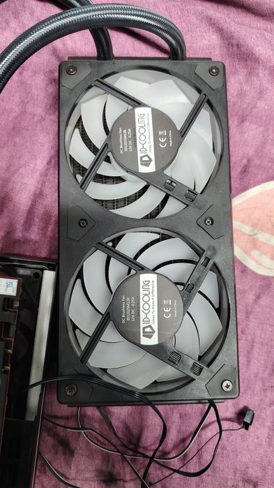 Продам XFX Radeon RX 5700 XT