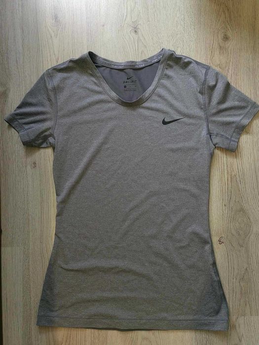 Дамски тениски Nike