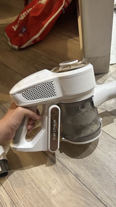 Ручной пылесос DeLonghi XLM407.WRG