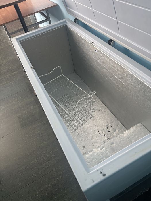 Продается морозильная камера