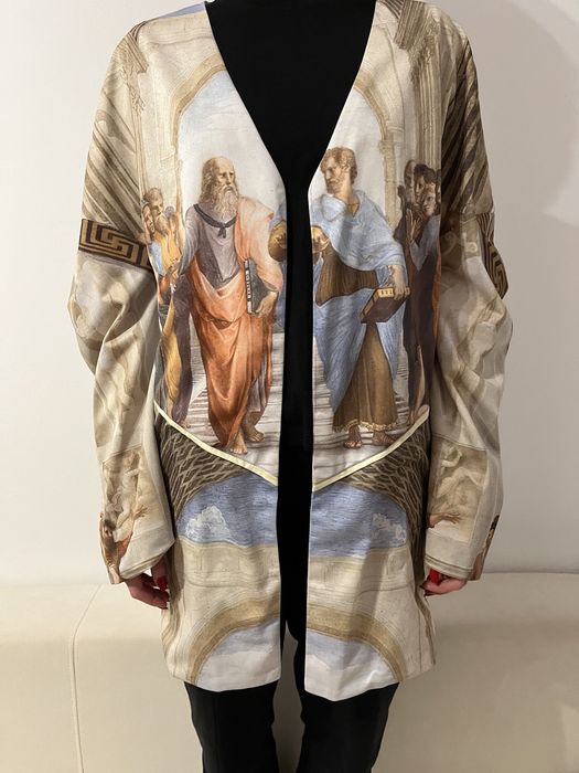 Piesa vestimentara unica, imprimeau Pictura de Rafael