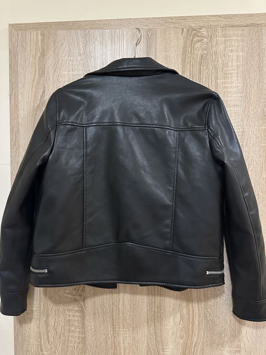 Черно кожено яке