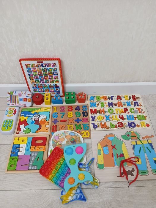 Продам игрушки развивашки разные