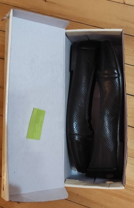 продавам нови дамски обувки - тип пантофки Xcess, изкуствена кожа