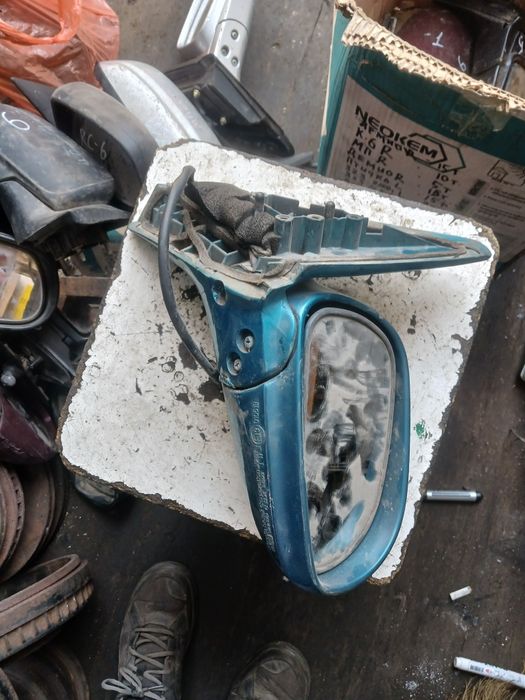 Зеркало Мазда MX3 правое в оригинале электро