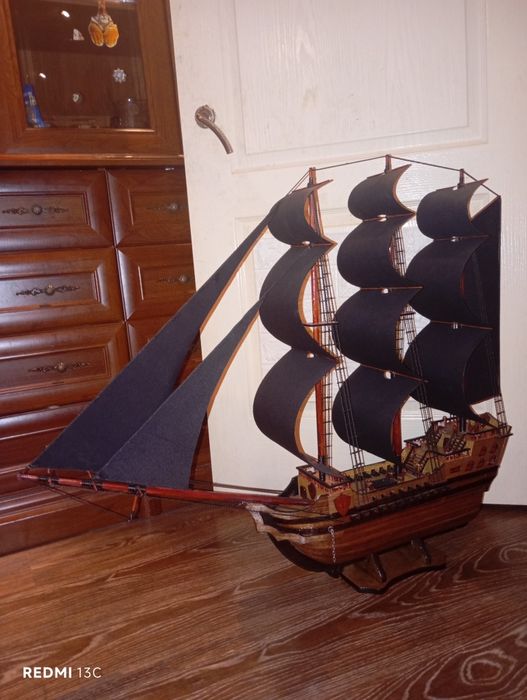 Корабль парусник