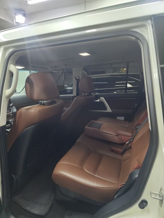 Land cruiser 200  grand touring S