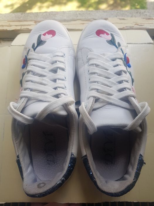 Sneakers Divi nr. 37, piele naturală cu broderie, stare f. bună