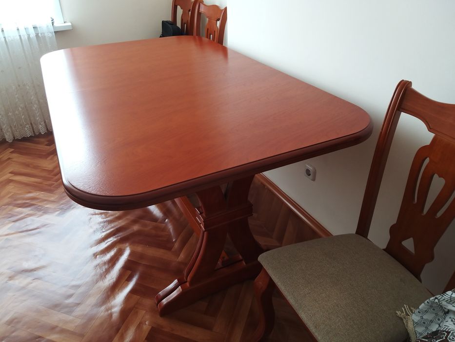 Стол гостевой малайзия