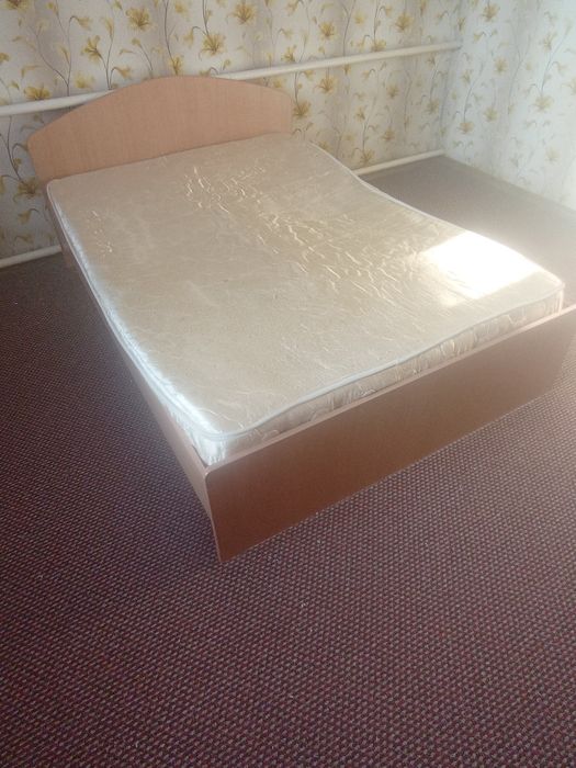 Продам двухспальную кровать