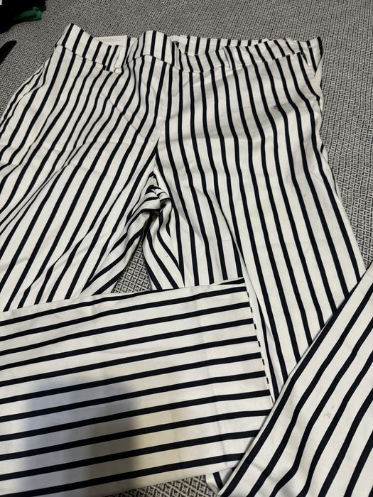 Джинсы stradivarius