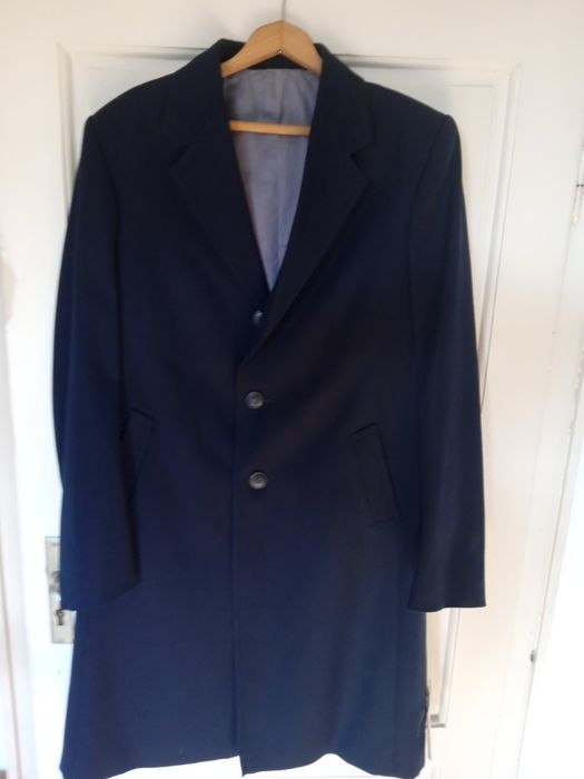 Нова тъмно синя пролетно есенна горница.