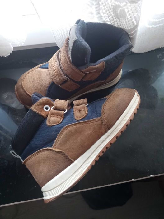 Утеплённые ботинки, демисезонные, размер 25. На 2-3 года.