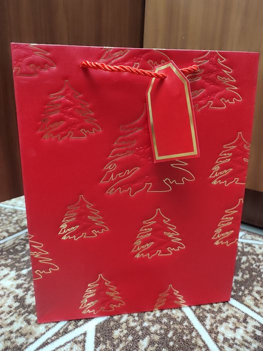 Новогодние подарочные пакеты