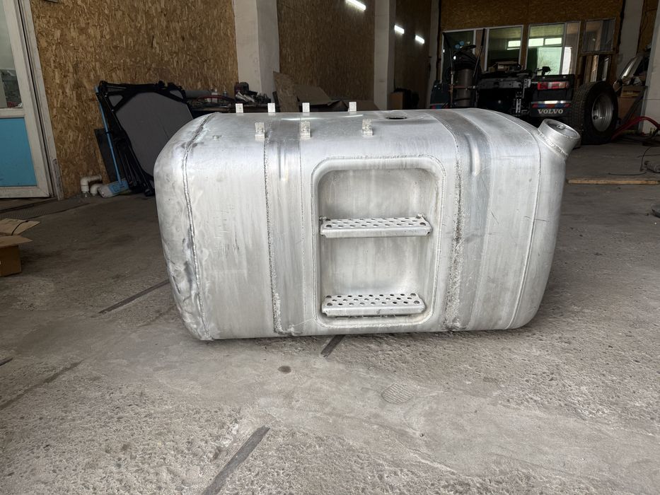 Топливный бак актрос