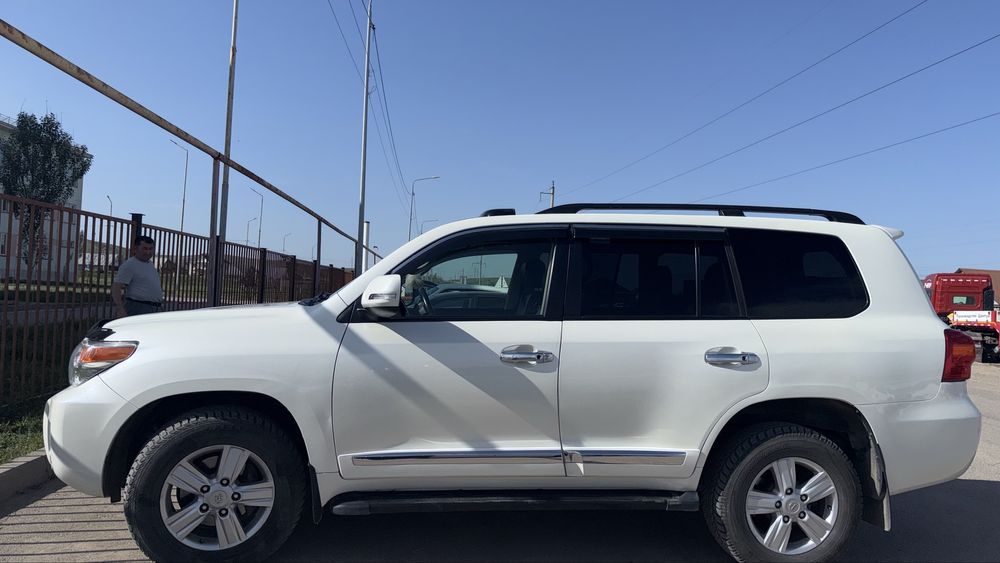 Land Cruiser 200, 2014 г, 4.6 объем