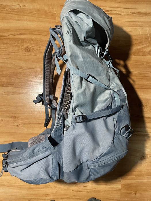 Rucsac drumetie Deuter Futura 30 SL, graphite