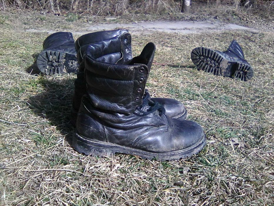 bocanci armata  iarna marime 43 44