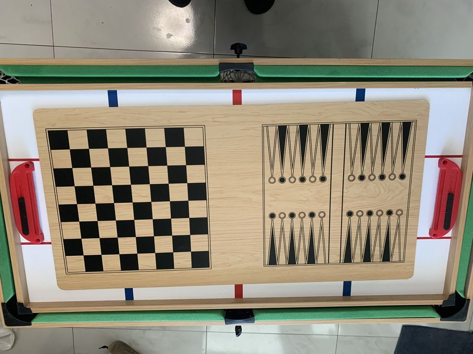 Masa de joc  15 in 1, biliard, foosball, hochei, tenis de masa, sah si multe alte jocuri