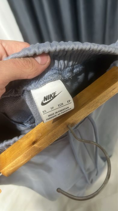 pantaloni nike
