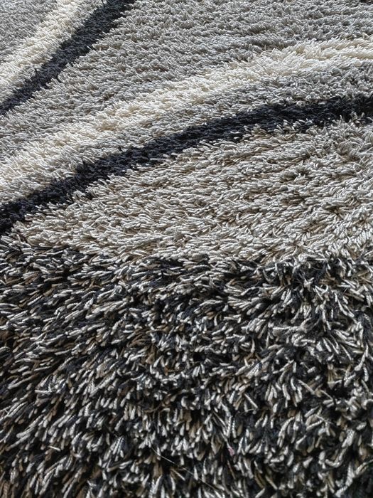 Два броя големи килими комплект