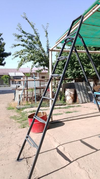 Стремянка на заказ, металлической профиль 4-3-2.5мм качество.