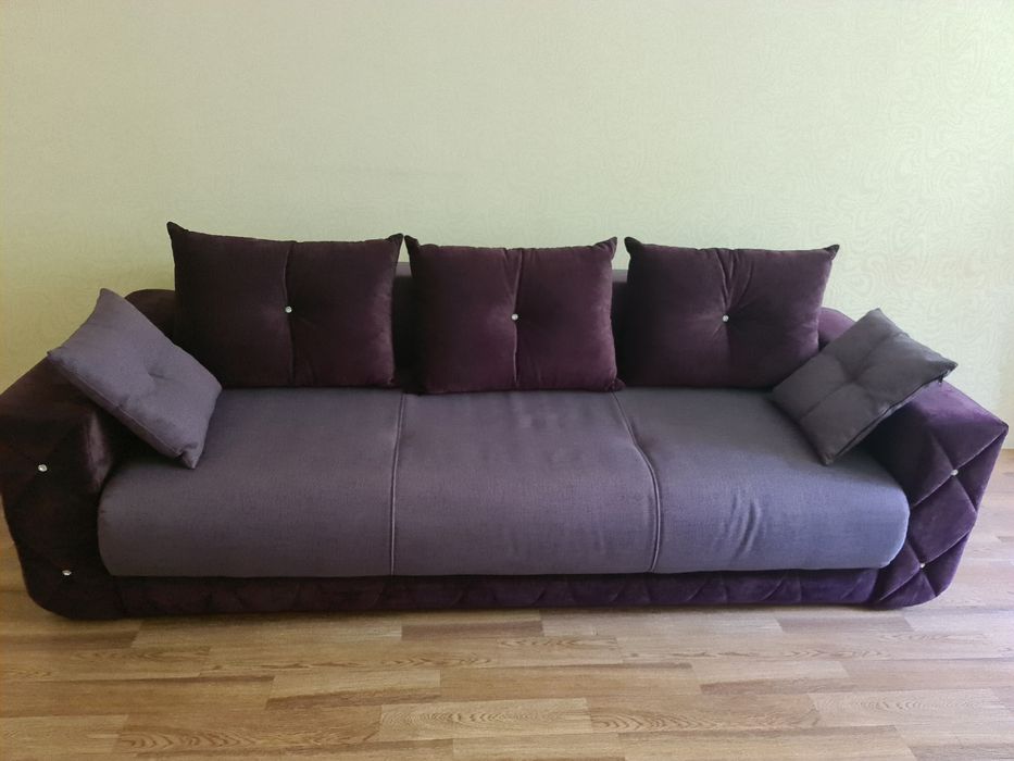 Диван польский, раскладной с камнями Swarowski