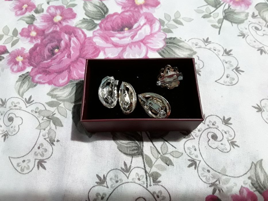 Vând Lot 4 Broșe Noi