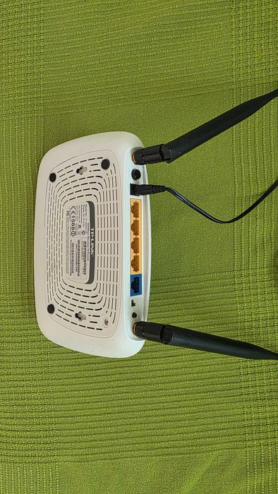 De vanzare Router Huawei conectare si la fibra optica SI router tp link 300 mb model TL-wd 841 nd