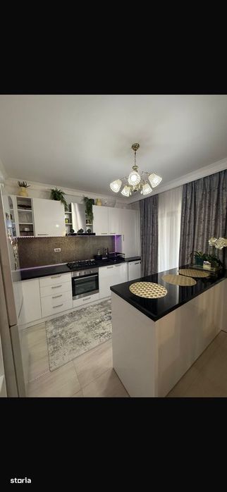 Vila cu 4 camere, zona centrală
