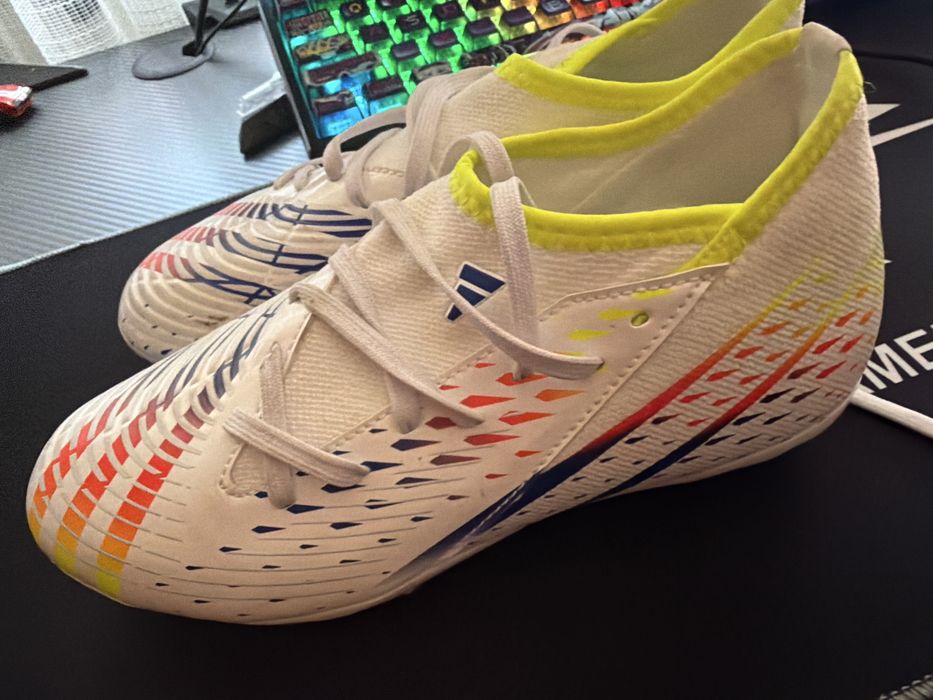 Ghete cu crampoane adidas predator edge.3