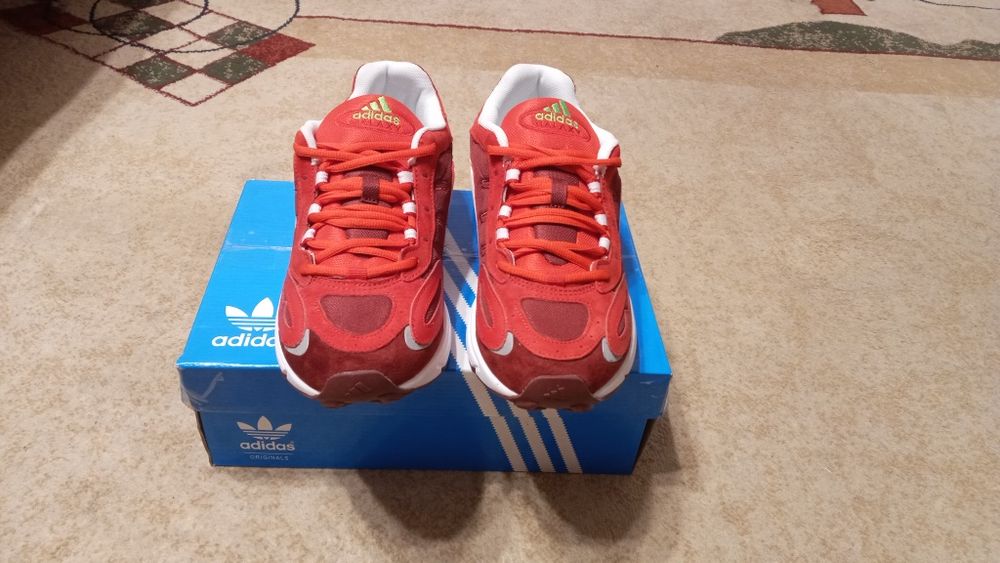 Новые Adidas Galaxy, 44 размер.