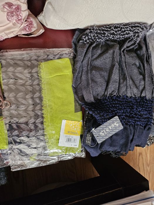 Esarfe si fulare noi