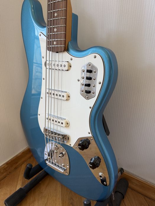 Продам Fender Bass VI