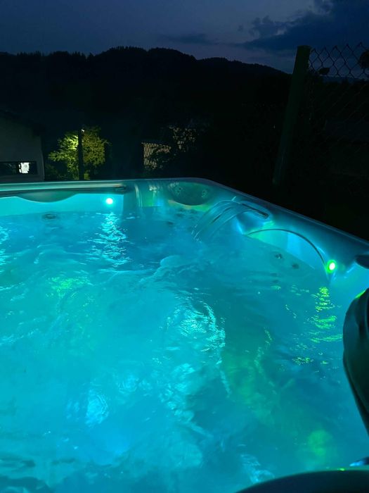 7 местно джакузи