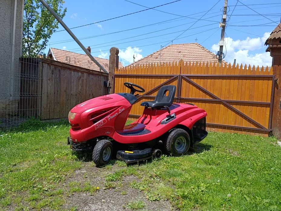 Vand tractoras de tuns gazon Alko 16H- 102
