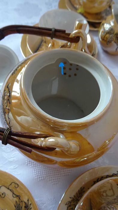 Японски порцеланови тройни сетове, чайник, захарница и каничка..