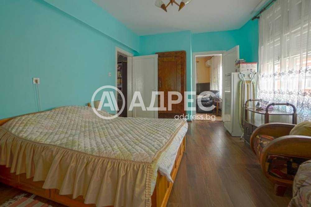 Дава се под наем Многостаен апартамент в Разград, Център - 118 кв.м за 460 € - Снимка #2