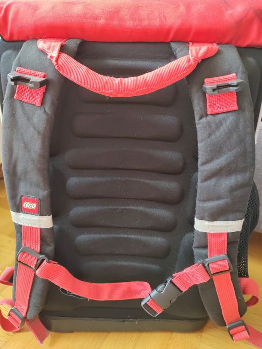 Ученическа раница за момче на Lego Ninjago в червено