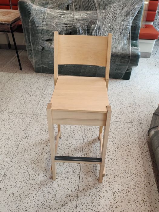 Деревянный барный стул