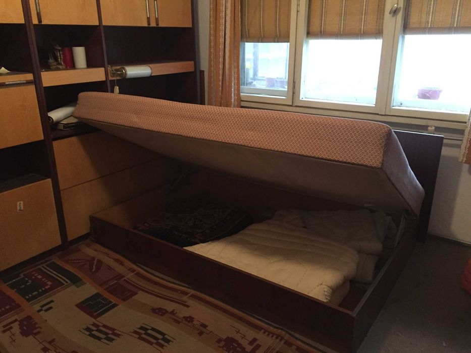 Секция - спалня от дърво