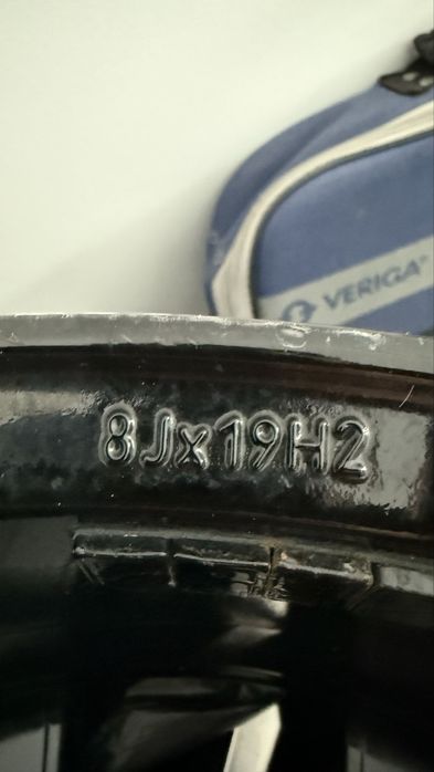 Vand jante Dezent R19 ca noi se potrivesc pe Ford, Jaguar, Volvo